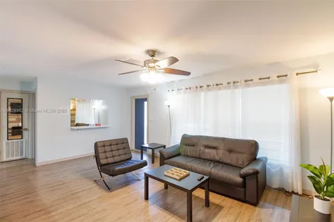 3039 Grant St # 3039, Hollywood FL 33021