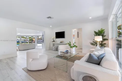 321 SE 4th St, Pompano Beach FL 33060