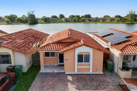 2515 W 65th St, Hialeah FL 33016