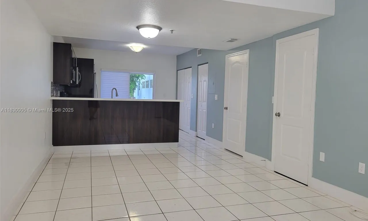 8360 NW 103rd St # 207E, Hialeah Gardens FL 33016