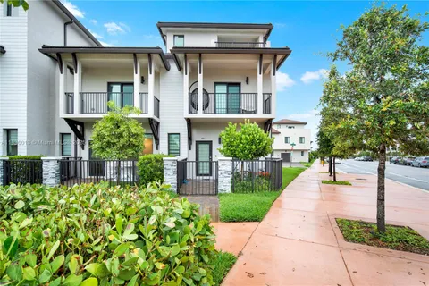 4413 NW 83rd Path, Doral FL 33166