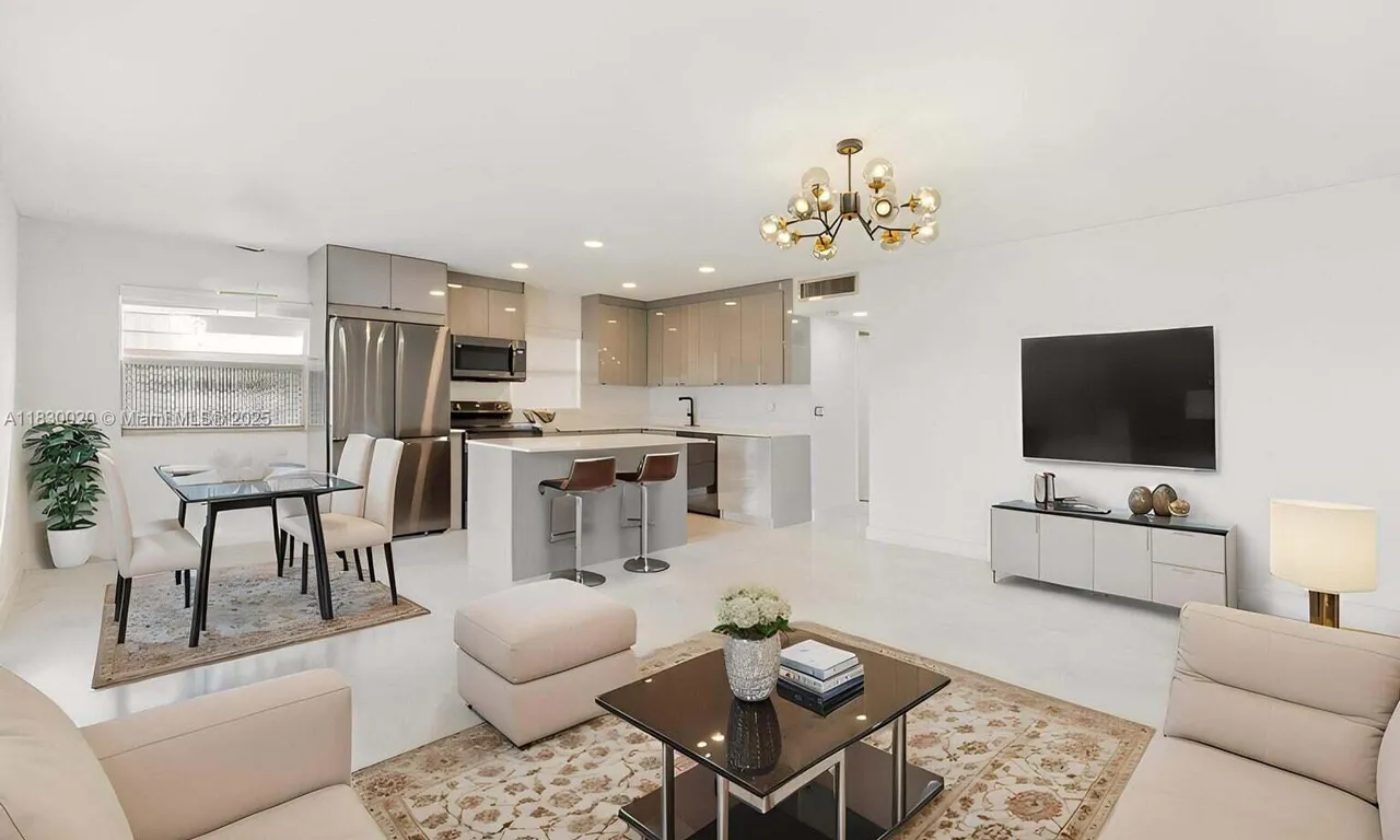 369 Saxony H # 369H, Delray Beach FL 33446