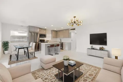 369 Saxony H # 369H, Delray Beach FL 33446