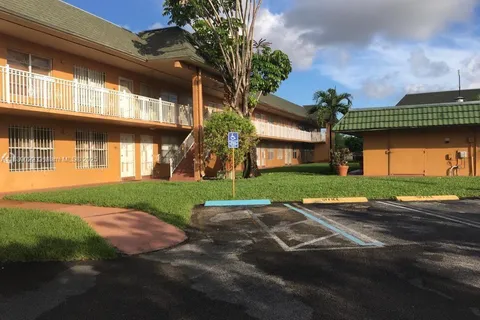 291 NW 177th St # 117, Miami Gardens FL 33169