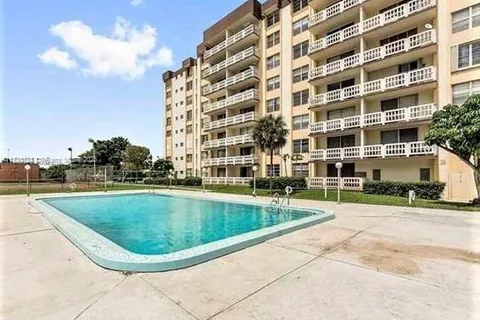 15600 NW 7th Ave # 609, Miami FL 33169