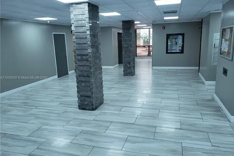 15600 NW 7th Ave # 609, Miami FL 33169