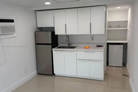 4154 SW 4154 # 2, Dania Beach FL 33314