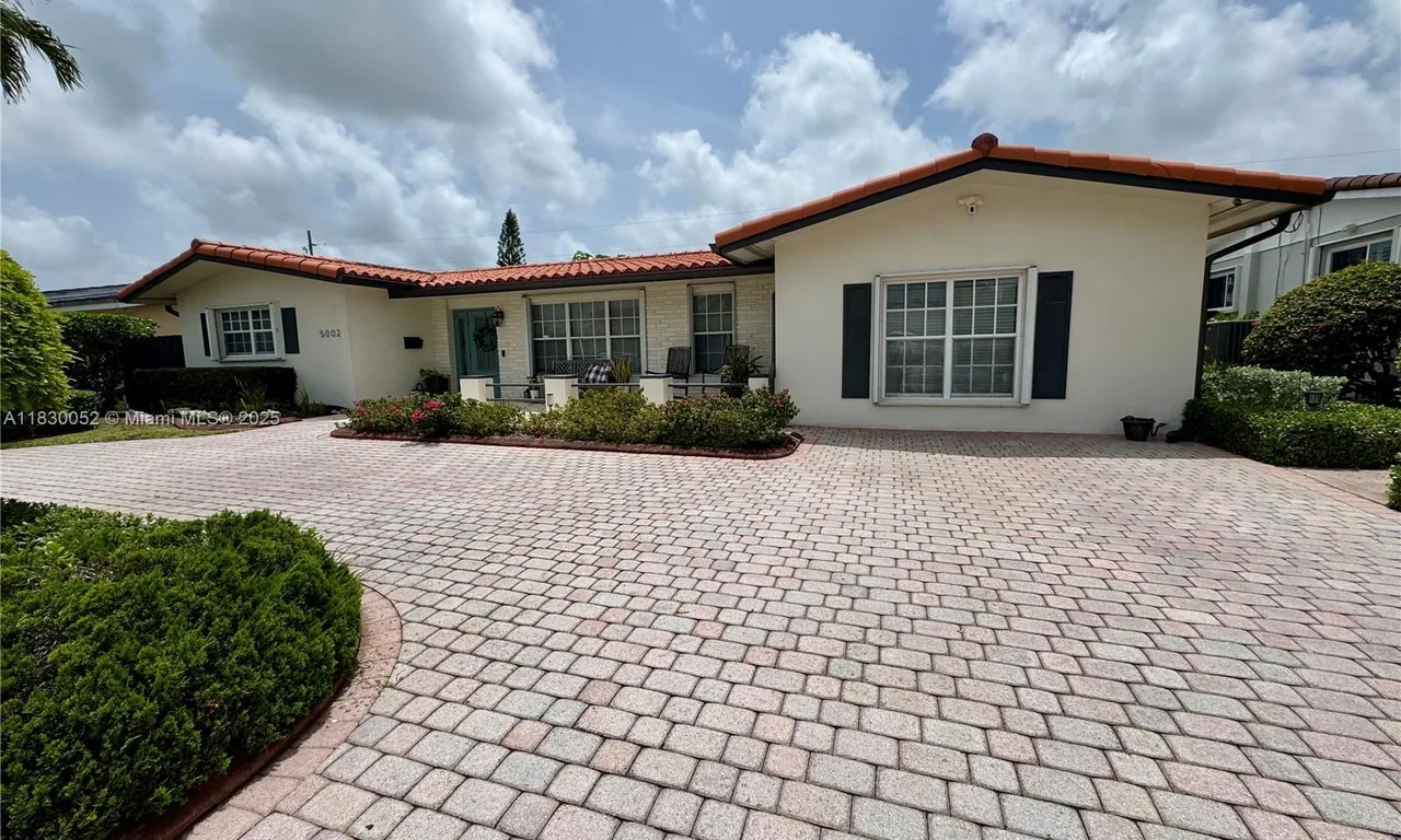 5002 SW 87th Pl, Miami FL 33165