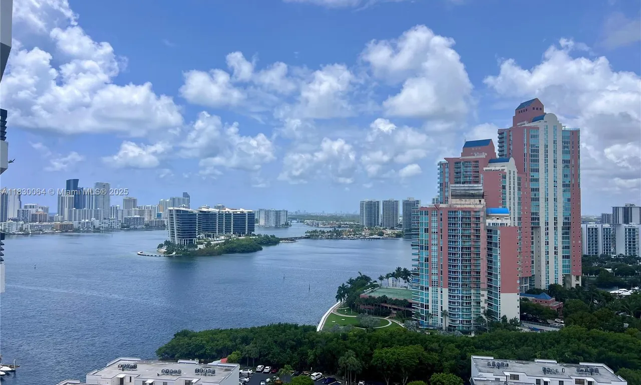 3400 NE 192nd St, Aventura FL 33180