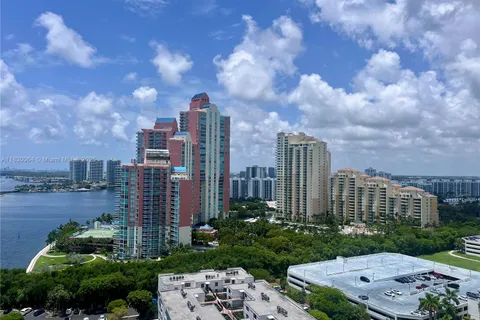 3400 NE 192nd St, Aventura FL 33180