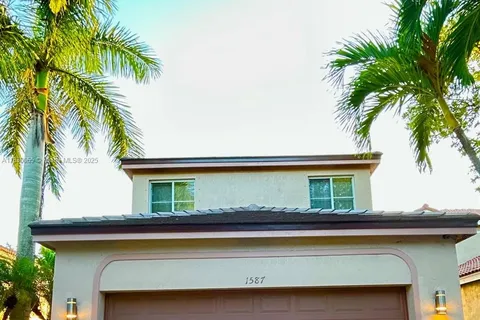 1587 Winterberry Ln, Weston FL 33327
