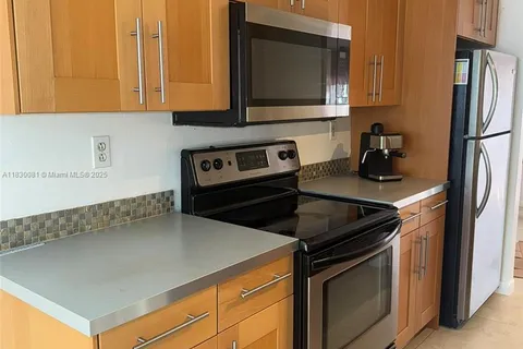 8247 NW 8th Pl # 5, Plantation FL 33324