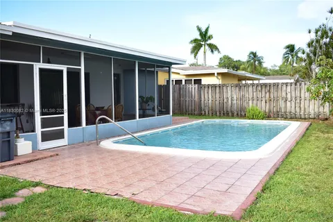 7070 NW 21st St, Sunrise FL 33313