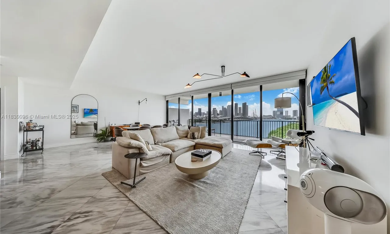 1000 Venetian Way # 708, Miami FL 33139