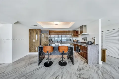 1000 Venetian Way # 708, Miami FL 33139