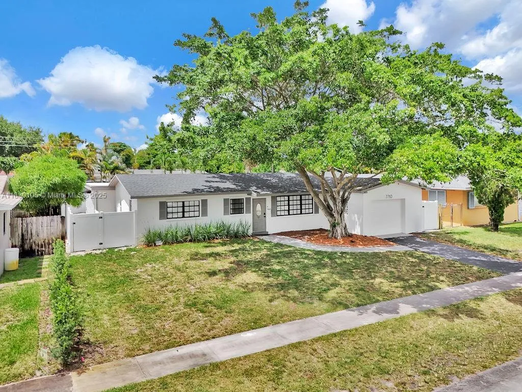7710 NW 6th Ct, Pembroke Pines FL 33024