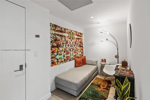 55 SW 9th St # 1801, Miami FL 33130