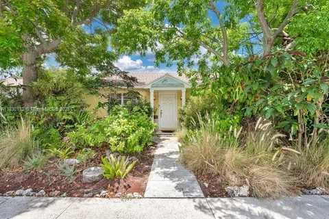 209 S Palmway, Lake Worth FL 33460