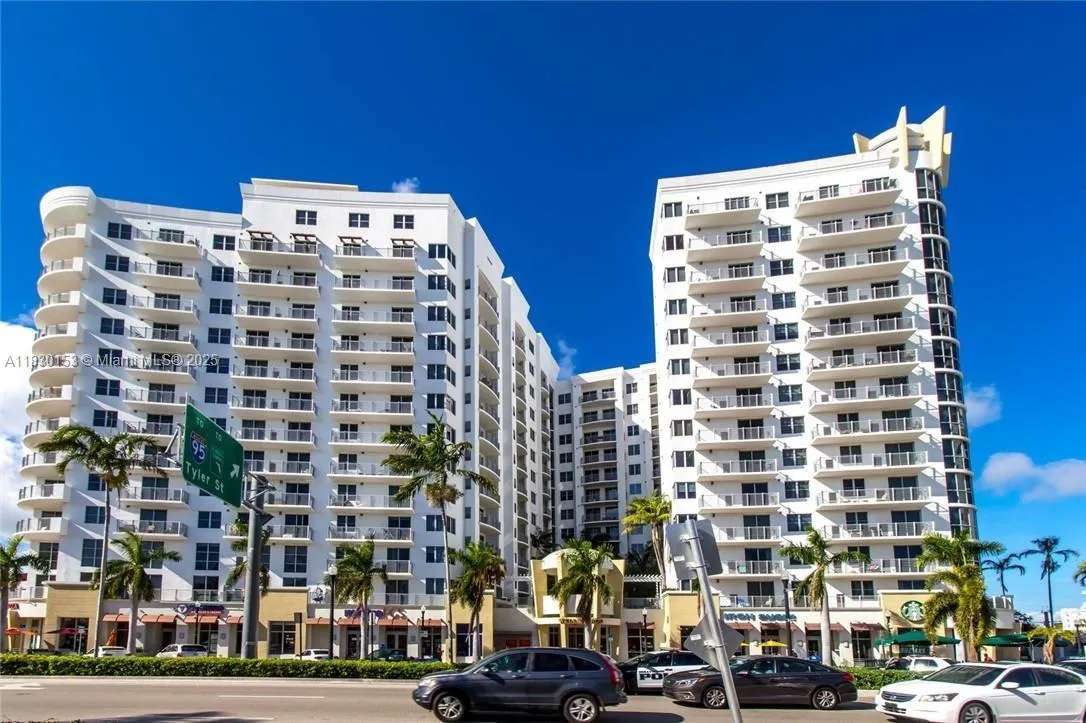 1830 Radius Dr # 704, Hollywood FL 33020