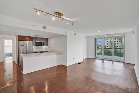 9261 E Bay Harbor Dr # 506, Bay Harbor Islands FL 33154