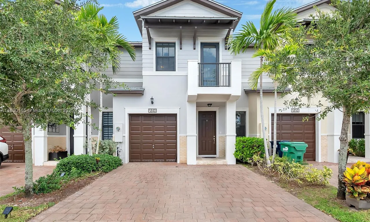 5840 NW 104th Path # 5840, Doral FL 33178