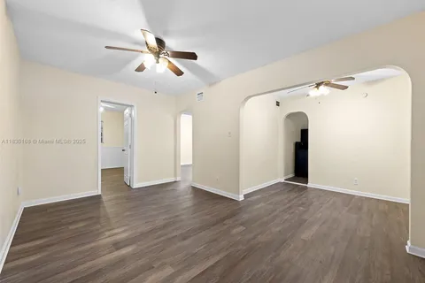 1311 N 19th Ave side, Hollywood FL 33020