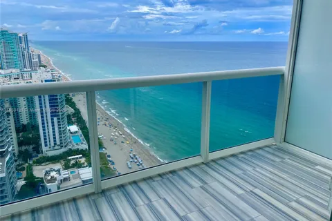 1830 S Ocean Dr # 3812, Hallandale Beach FL 33009