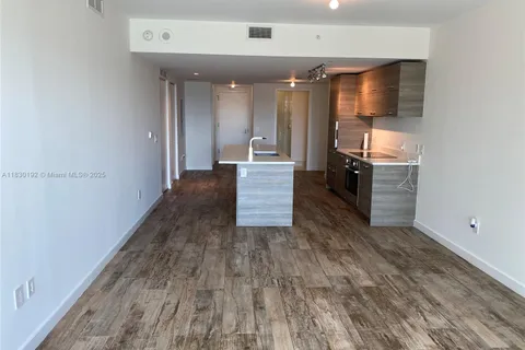 650 NE 32nd St # 802, Miami FL 33137
