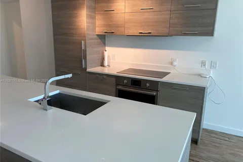 650 NE 32nd St # 802, Miami FL 33137