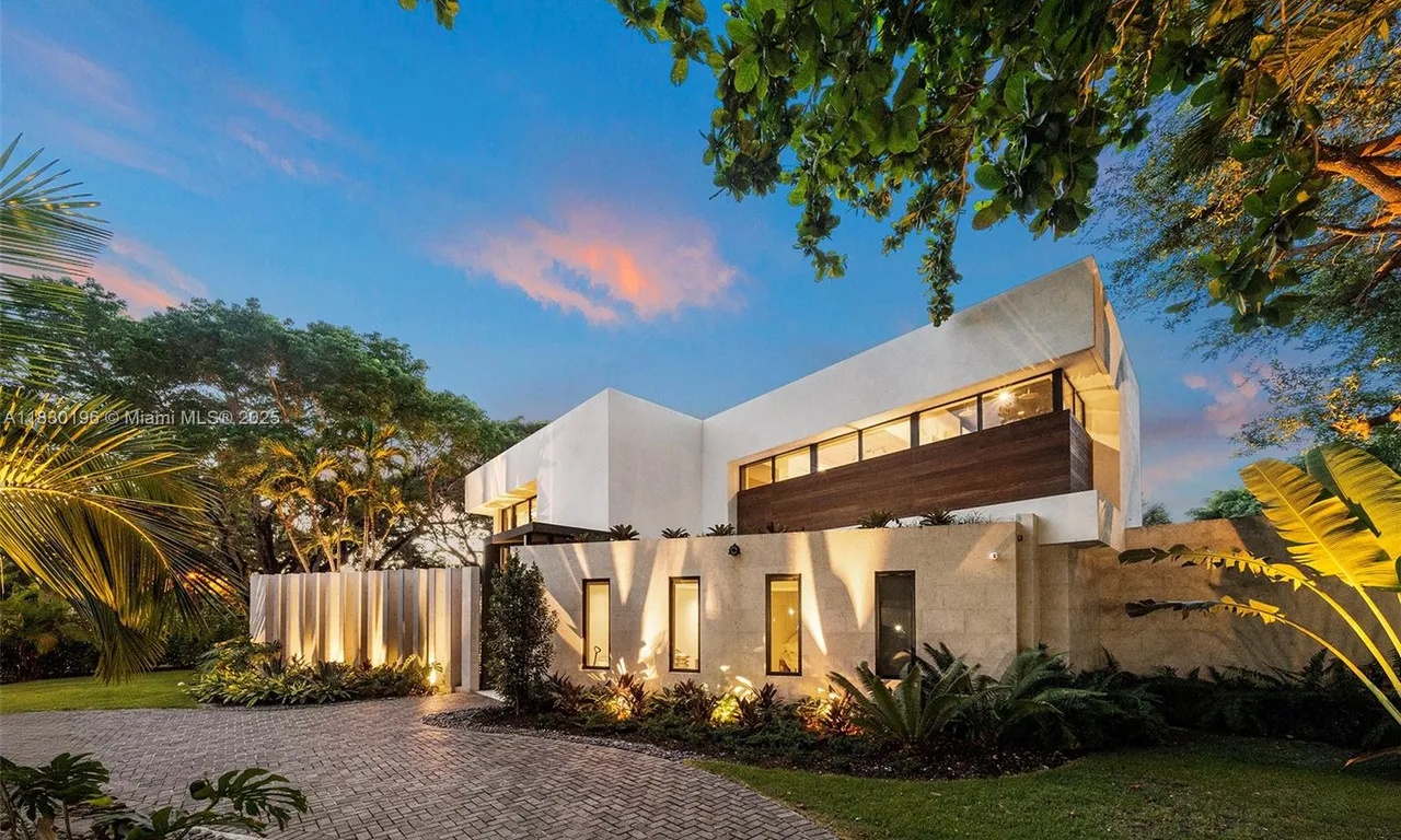 4041 S Le Jeune Rd, Miami FL 33146