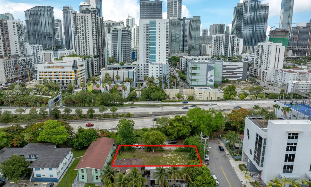 367 SW 11th St, Miami FL 33130