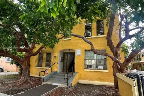 1631 NW 3rd St, Miami FL 33125
