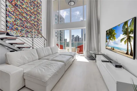 41 SE 5th St # 2004, Miami FL 33131