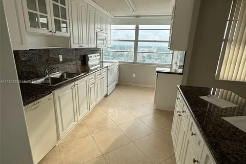 18011 Biscayne Blvd # 1504, Aventura FL 33160