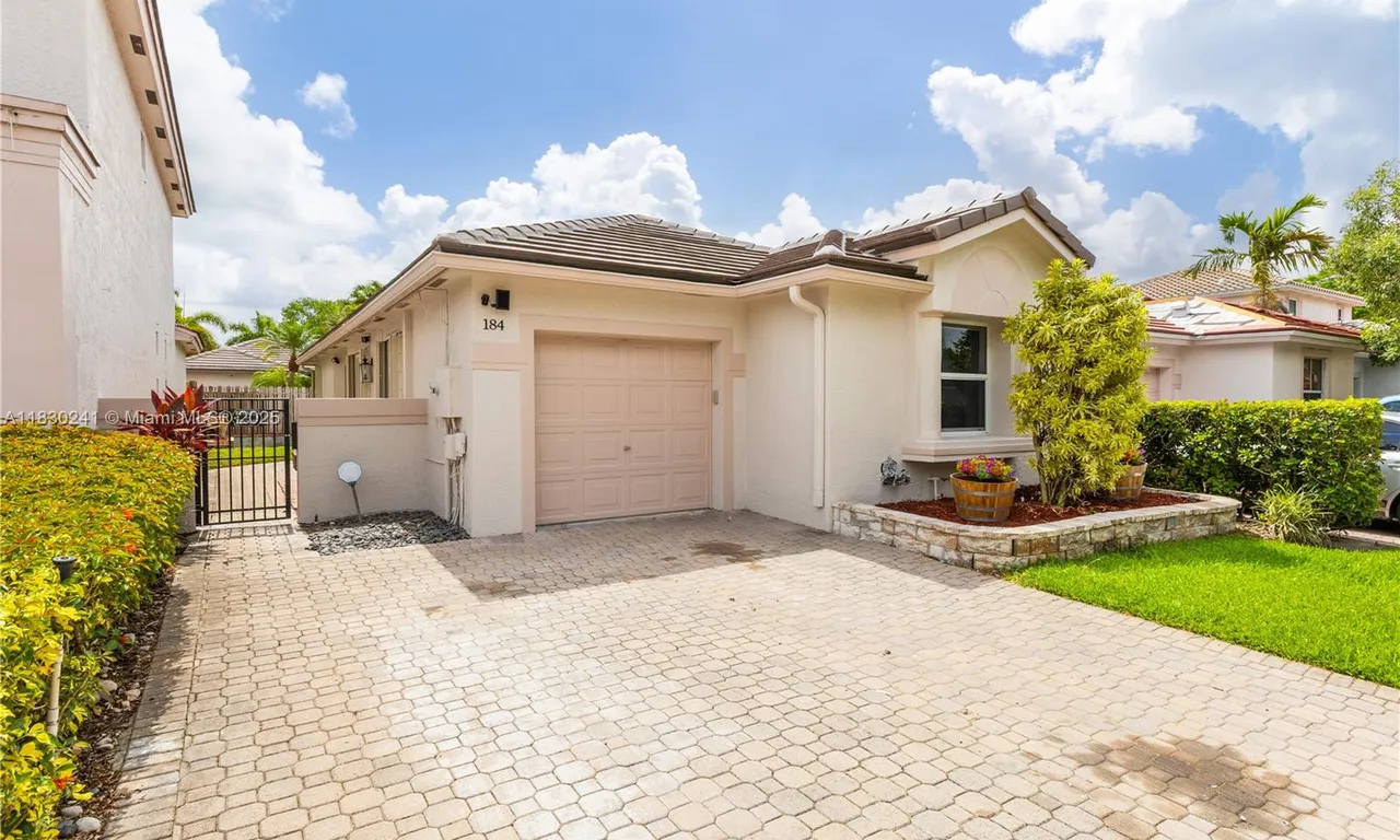 184 NW 75th Way, Plantation FL 33317