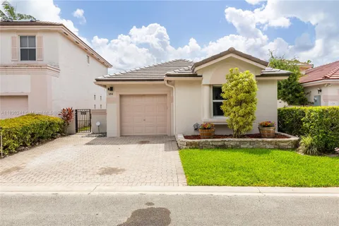 184 NW 75th Way, Plantation FL 33317
