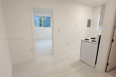 871 SW 3rd St # 32, Miami FL 33130