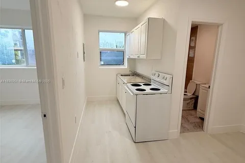 871 SW 3rd St # 31, Miami FL 33130