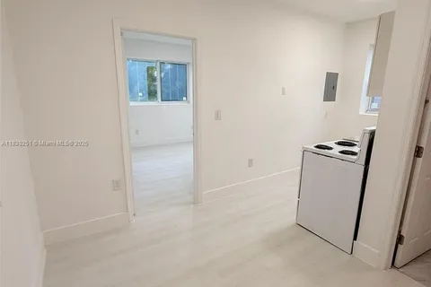 871 SW 3rd St # 31, Miami FL 33130
