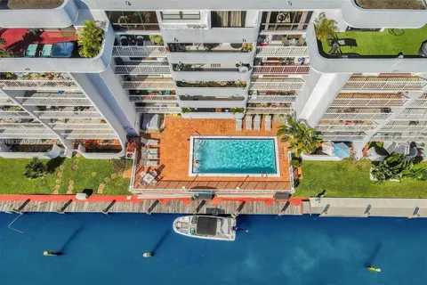 1650 NE 115th St # 604, Miami FL 33181