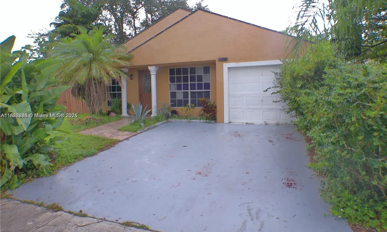 1490 SW 85th Ter, Pembroke Pines FL 33025