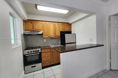 1014 Salzedo St # 304, Coral Gables FL 33134