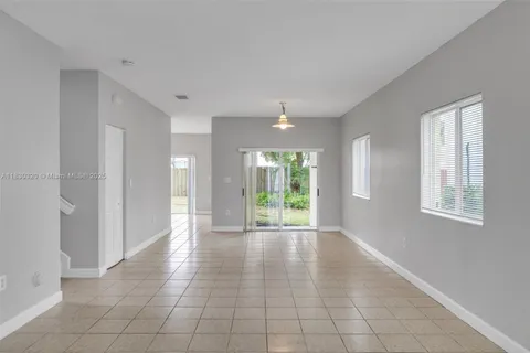 3156 NE 4th St, Homestead FL 33033