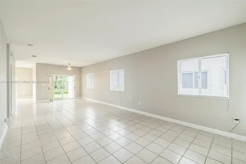 3156 NE 4th St, Homestead FL 33033
