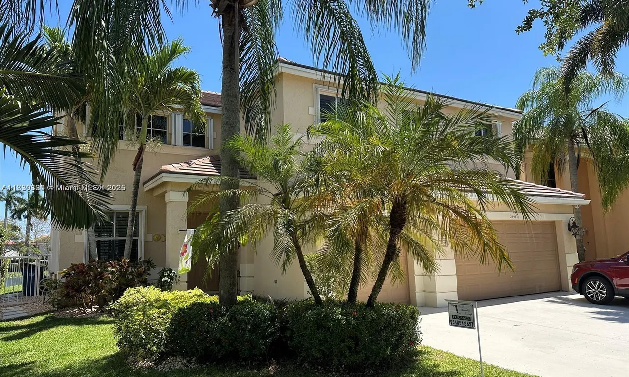 3844 Falcon Ridge Cir, Weston FL 33331