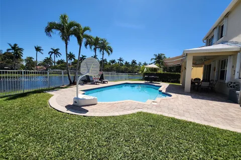3844 Falcon Ridge Cir, Weston FL 33331