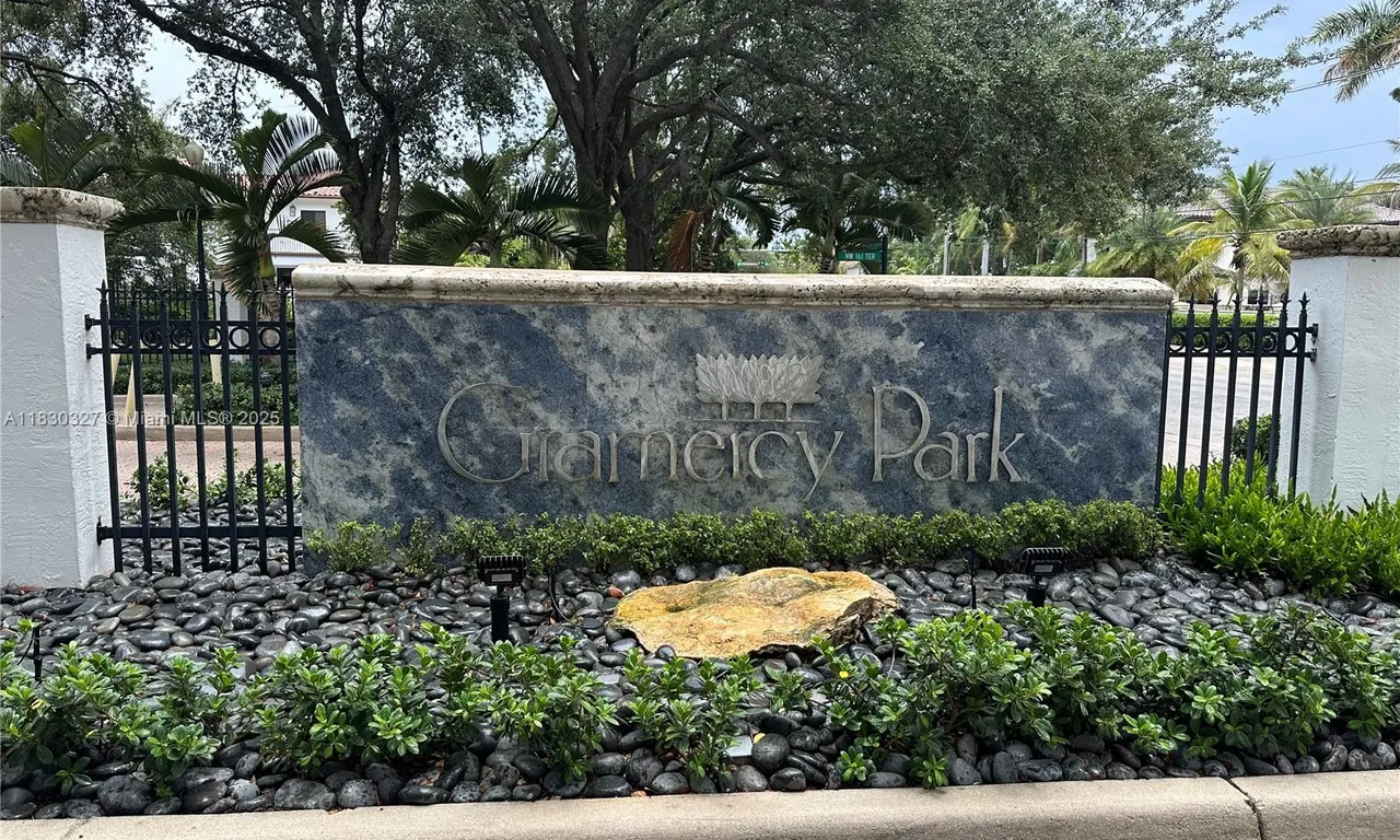 16021 NW 83rd Ave, Miami Lakes FL 33016