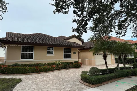 16021 NW 83rd Ave, Miami Lakes FL 33016