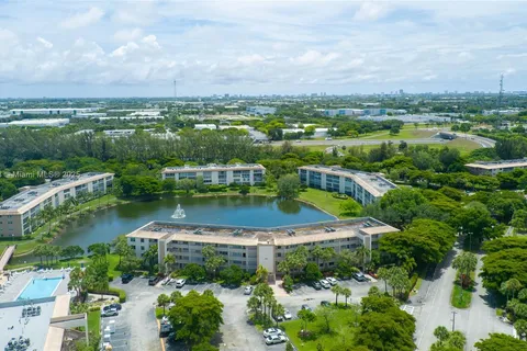 1902 Bermuda Cir # J4, Coconut Creek FL 33066