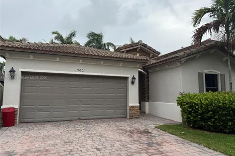 10501 SW 224th Ter, Cutler Bay FL 33190